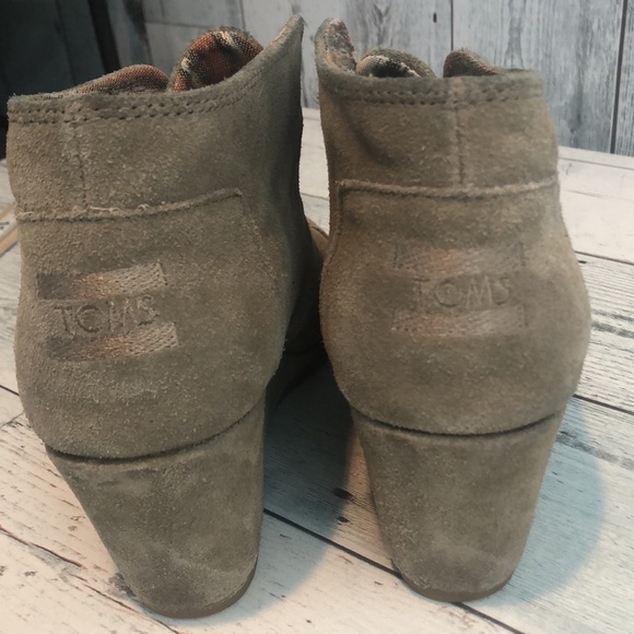 Toms Suede Ankle Booties 8 - Picture 7 of 9